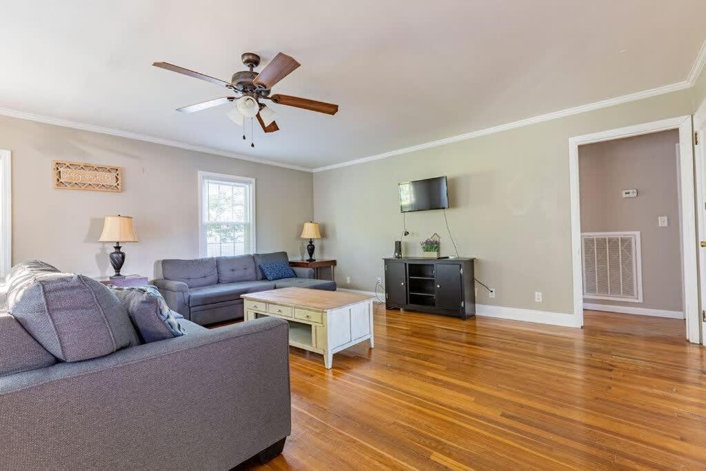 Charming 3-Bedroom Home In Rossville, Ga - Family Retreat Exterior foto